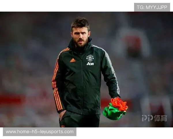 曼联痛击热刺，卡里克战术展示领导能力